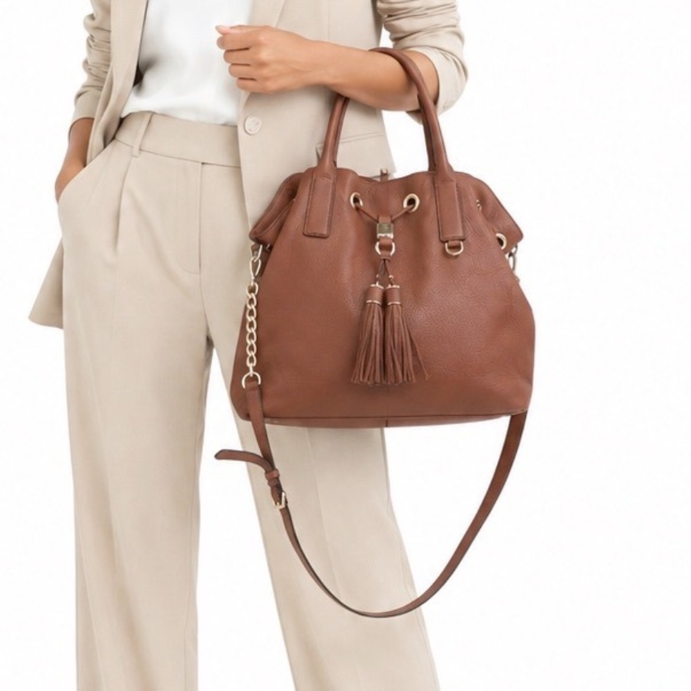 Michael Kors Jules Drawstring Shoulder Bag Luggage Pebbled Leather Tassel 36-05